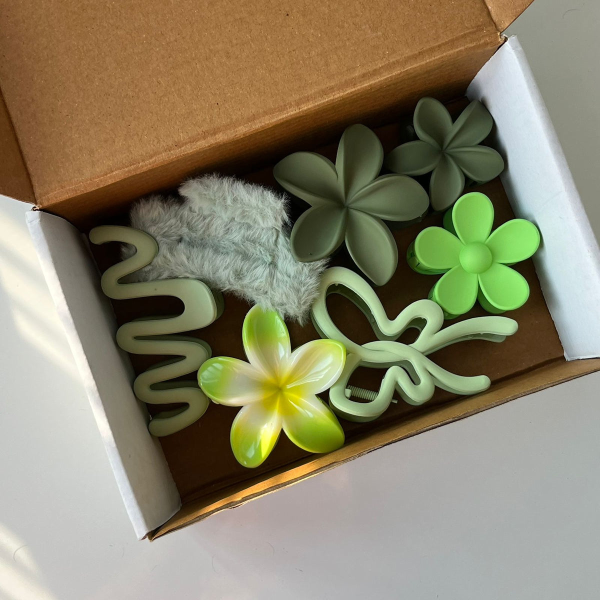Mint Mood – Hair Claw Combo (Set of 7 Green Clips)